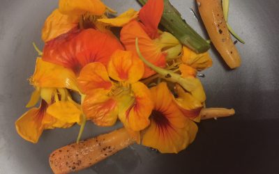 Anti-inflammatory Nasturtium Salad